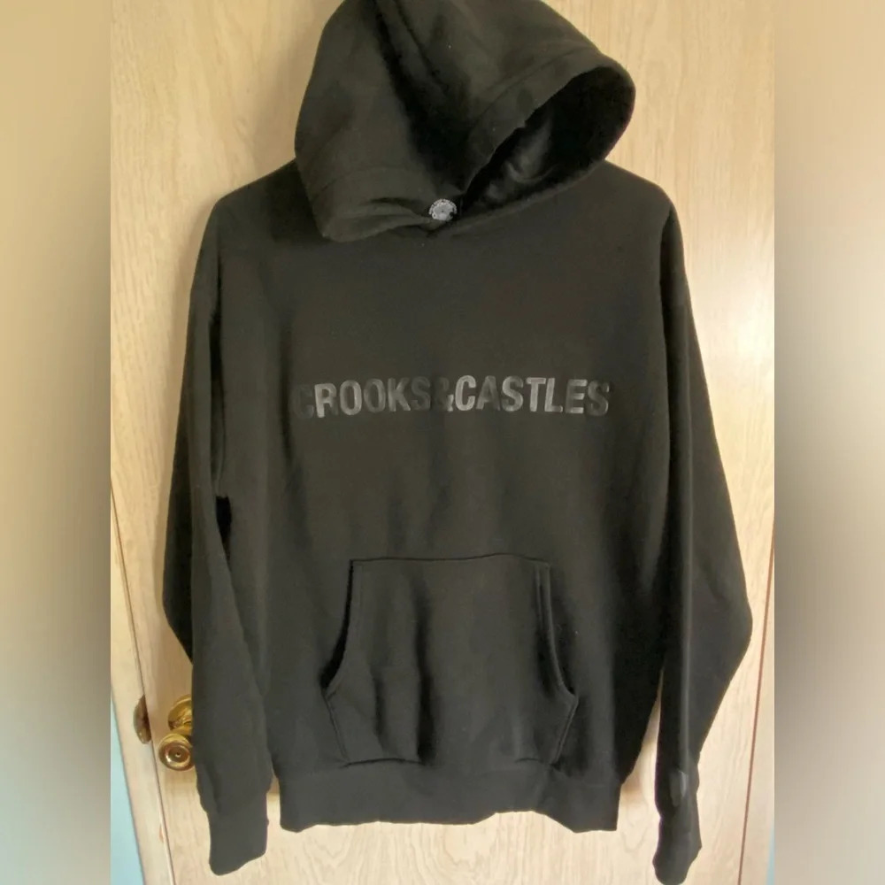 CROOKS & CASTLES Black Logo Hoodie Kangaroo Pocket Sweatshirt Sz Small